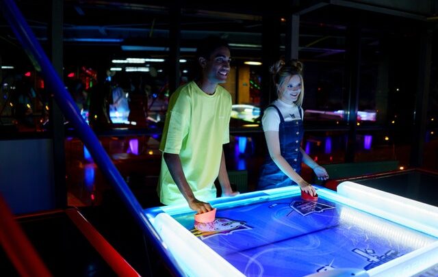 Απολαύστε το Kids Air Hockey Gainesville με οικονομικό τρόπο