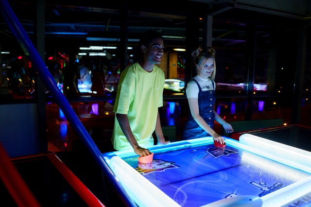 Απολαύστε το Kids Air Hockey Gainesville με οικονομικό τρόπο